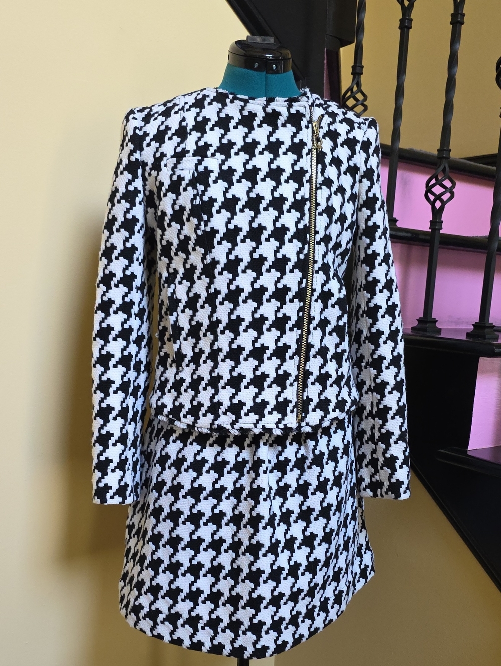 Never Worn QMack Houndstooth Jacket & Skirt Suit Set - SZ S
